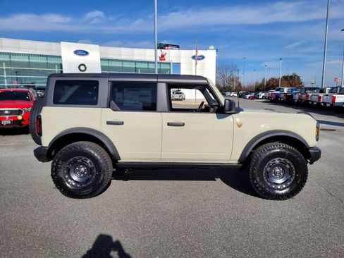 New 2025 Ford Bronco Badlands w/ Sasquatch Package image 35