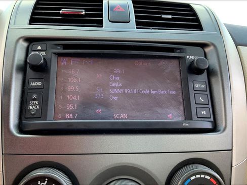 Used 2013 Toyota Corolla LE FWD image 33