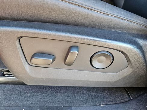 Used 2024 GMC Canyon Elevation w/ Elevation Premium Package image 22