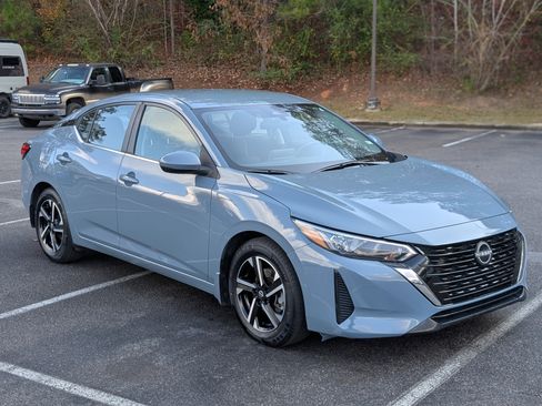 Used 2024 Nissan Sentra SV image 11