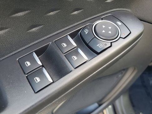 Certified 2020 Ford Escape SE image 19