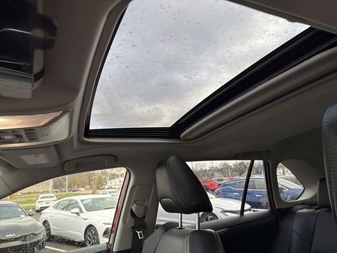 Used 2022 Toyota RAV4 XLE Premium image 8