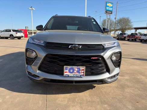Used 2023 Chevrolet TrailBlazer RS FWD image 2