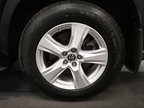 Used 2023 Toyota Highlander L AWD/4WD image 32