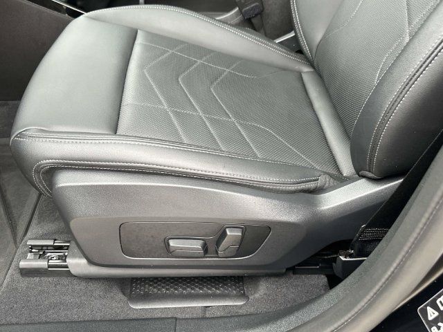 Used 2025 BMW X1 xDrive28i w/ Convenience Package AWD/4WD image 25