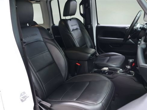 Used 2021 Jeep Wrangler Unlimited Sahara AWD/4WD image 19