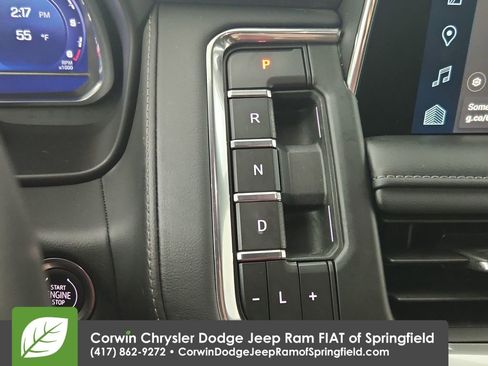 Used 2024 Chevrolet Suburban LT image 20