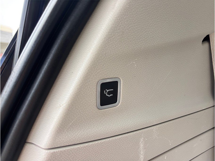 Used 2018 Chrysler Pacifica Limited FWD image 47