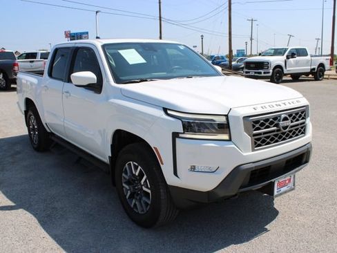 Used 2024 Nissan Frontier SL AWD/4WD image 3