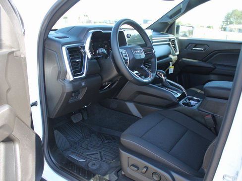 New 2025 GMC Canyon Elevation w/ Convenience Package image 8