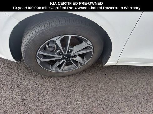 Certified 2023 Kia Forte LXS image 3