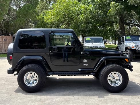 Used 2004 Jeep Wrangler Sahara w/ Dual Top Group AWD/4WD image 12