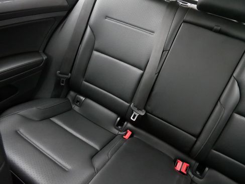 Used 2018 Volkswagen Golf Alltrack SE image 12