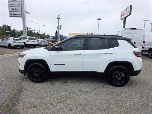 Certified 2022 Jeep Compass Latitude FWD image 9