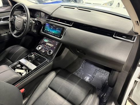 Used 2018 Land Rover Range Rover Velar S AWD/4WD image 13