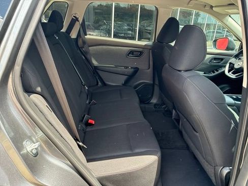 Used 2023 Nissan Rogue S FWD image 9