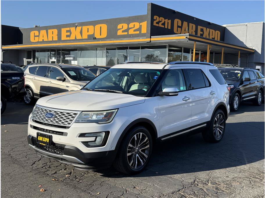 Used 2017 Ford Explorer Platinum AWD/4WD image 1