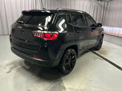 Used 2025 Jeep Compass Latitude w/ Altitude Special Edition image 7