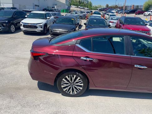 Used 2025 Nissan Altima 2.5 SV FWD image 15