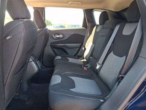 Used 2016 Jeep Cherokee Sport AWD/4WD image 19