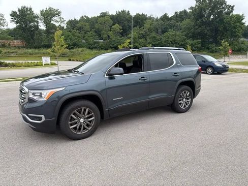 Used 2019 GMC Acadia SLT FWD image 2