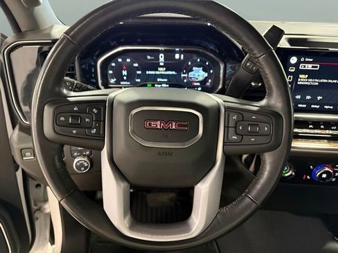 Used 2022 GMC Sierra 1500 SLE image 12