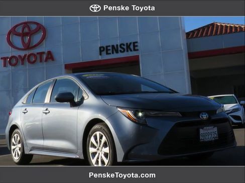 Certified 2025 Toyota Corolla LE image 1