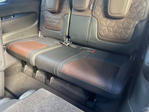 New 2025 Nissan Armada Platinum image 13