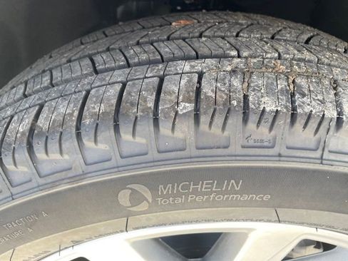 New 2026 Ford Explorer Platinum image 27