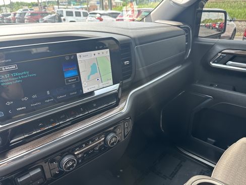 Used 2024 Chevrolet Silverado 1500 RST image 22