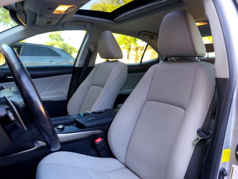 Used 2015 Lexus IS 250 250 RWD image 6