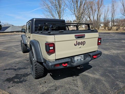 Used 2020 Jeep Gladiator Rubicon image 3
