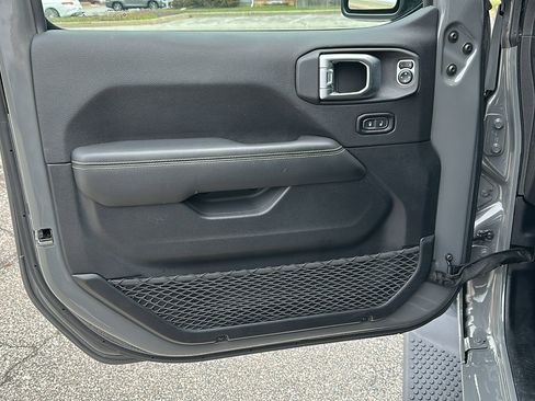 Used 2020 Jeep Wrangler Unlimited Sahara w/ Cold Weather Group image 13