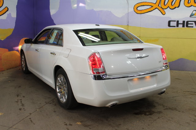 Used 2012 Chrysler 300 Limited w/ Luxury Group RWD image 6