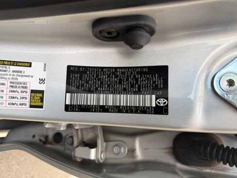 Used 2025 Toyota Corolla LE FWD image 33