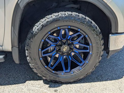 Used 2020 GMC Sierra 1500 SLT image 11