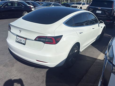 Used 2020 Tesla Model 3 Standard Range Plus RWD image 7