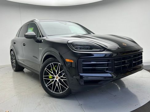 Used 2026 Porsche Cayenne E-Hybrid AWD/4WD image 24