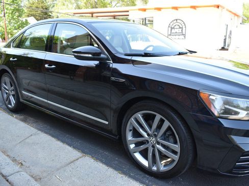 Used 2017 Volkswagen Passat 1.8T R-Line FWD image 27