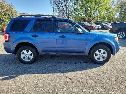 Used 2010 Ford Escape XLT FWD image 2