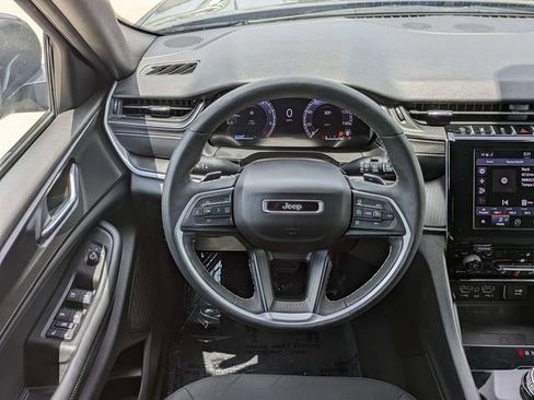 Used 2024 Jeep Grand Cherokee Laredo X w/ Luxury Tech Group I AWD/4WD image 18