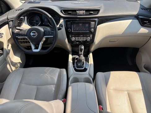Used 2019 Nissan Rogue Sport SL w/ Premium Package AWD/4WD image 16