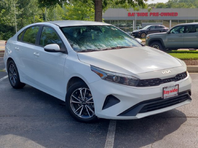 Used 2023 Kia Forte LXS w/ LXS Technology Package FWD image 2