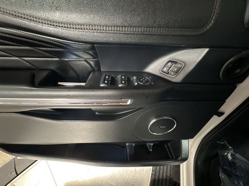 Used 2019 Ford Expedition Max Platinum image 12