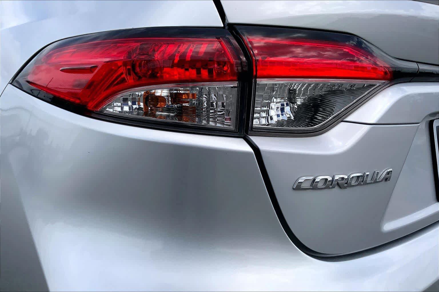 Used 2020 Toyota Corolla SE FWD image 28