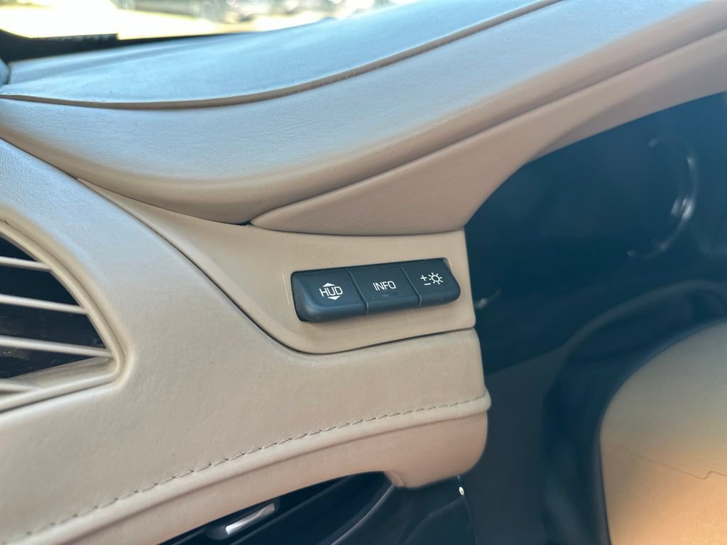 Used 2018 Cadillac Escalade Platinum AWD/4WD image 21