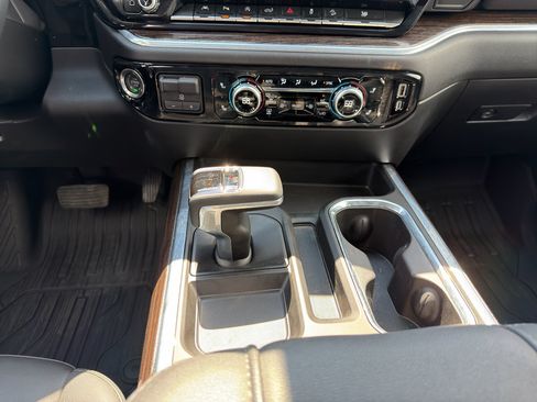 Used 2025 GMC Sierra 1500 Elevation w/ Elevation Premium Package AWD/4WD image 10