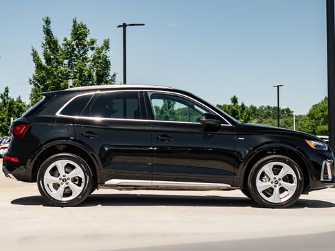 Certified 2023 Audi Q5 2.0T Premium Plus w/ Premium Plus Package AWD/4WD image 3