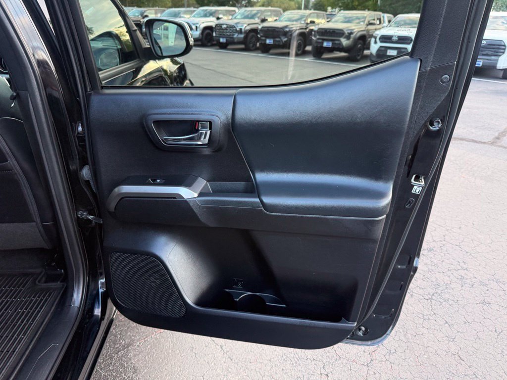 Certified 2019 Toyota Tacoma Limited AWD/4WD image 17