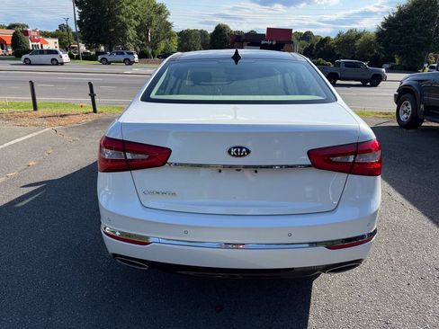 Used 2015 Kia Cadenza Premium w/ Luxury Package FWD image 6